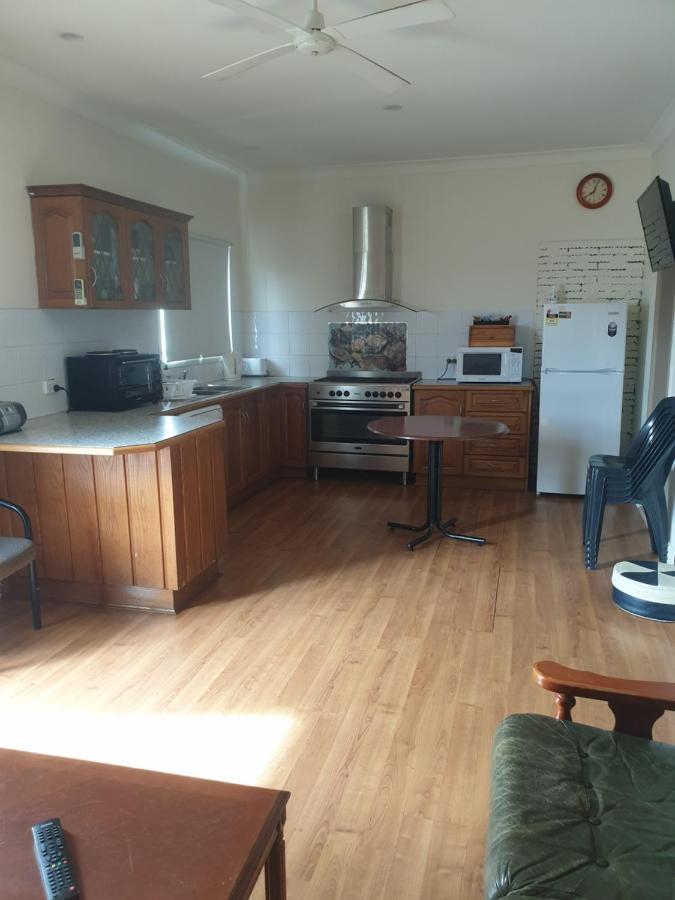 Newell Hwy Caravan Park Parkes Luaran gambar