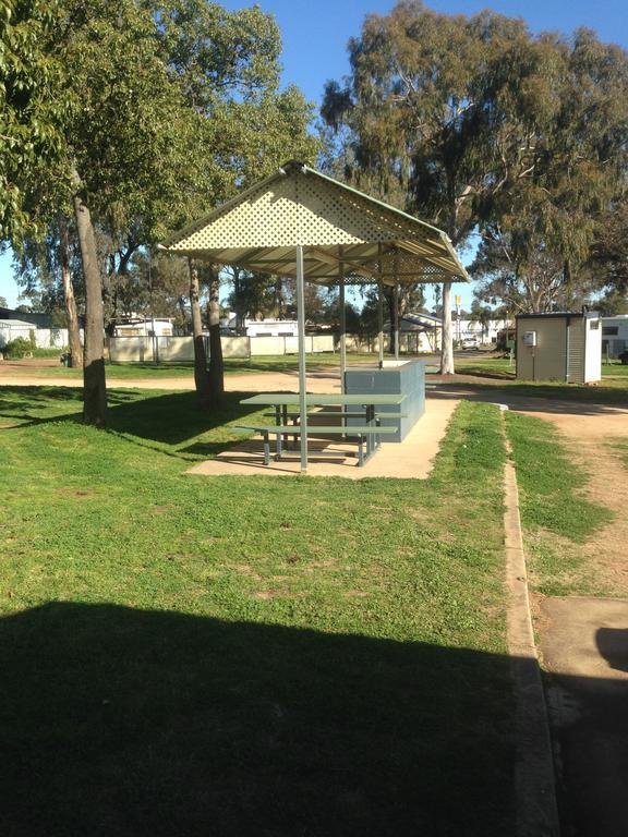 Newell Hwy Caravan Park Parkes Luaran gambar